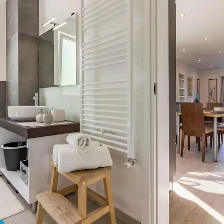 Bellavista 아파트 풀라
